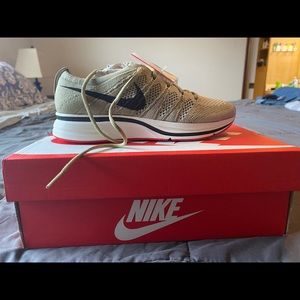 Nike Flyknit Trainer Mens Size 4 (meant for kids)